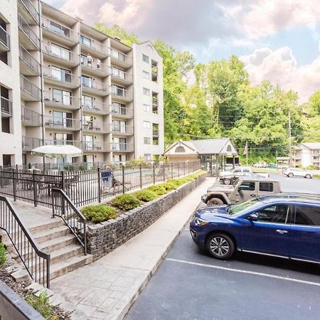 Family Bear Condos, Full King Suite, Kitchen, Pool Access Unit 103 Gatlinburg Esterno foto