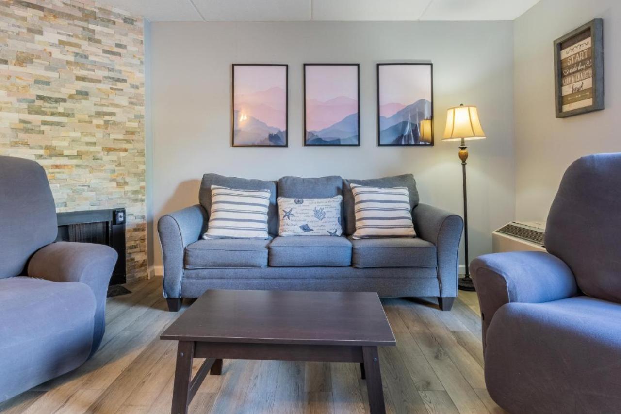 Family Bear Condos, Full King Suite, Kitchen, Pool Access Unit 103 Gatlinburg Esterno foto