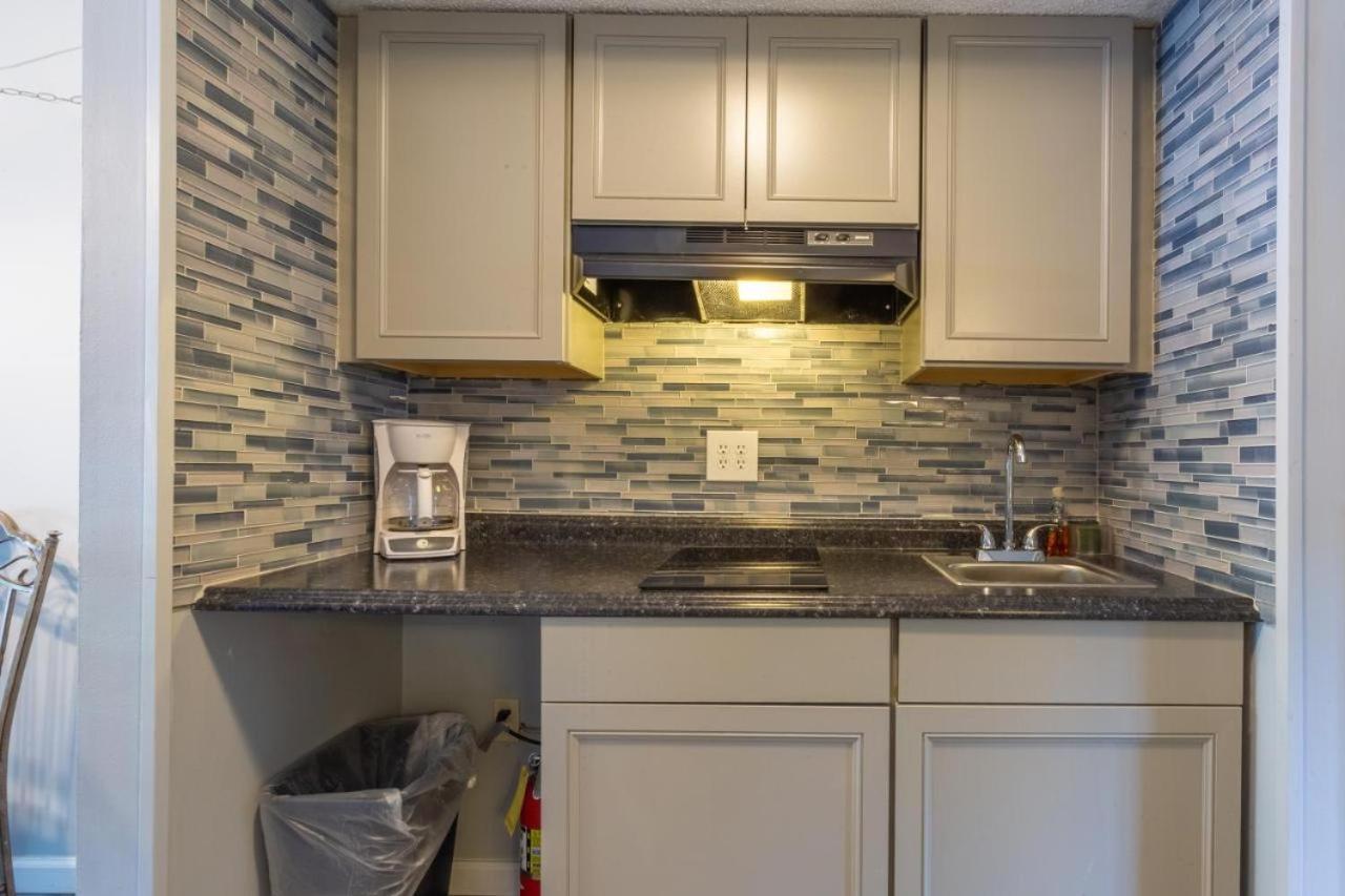 Family Bear Condos, Full King Suite, Kitchen, Pool Access Unit 103 Gatlinburg Esterno foto